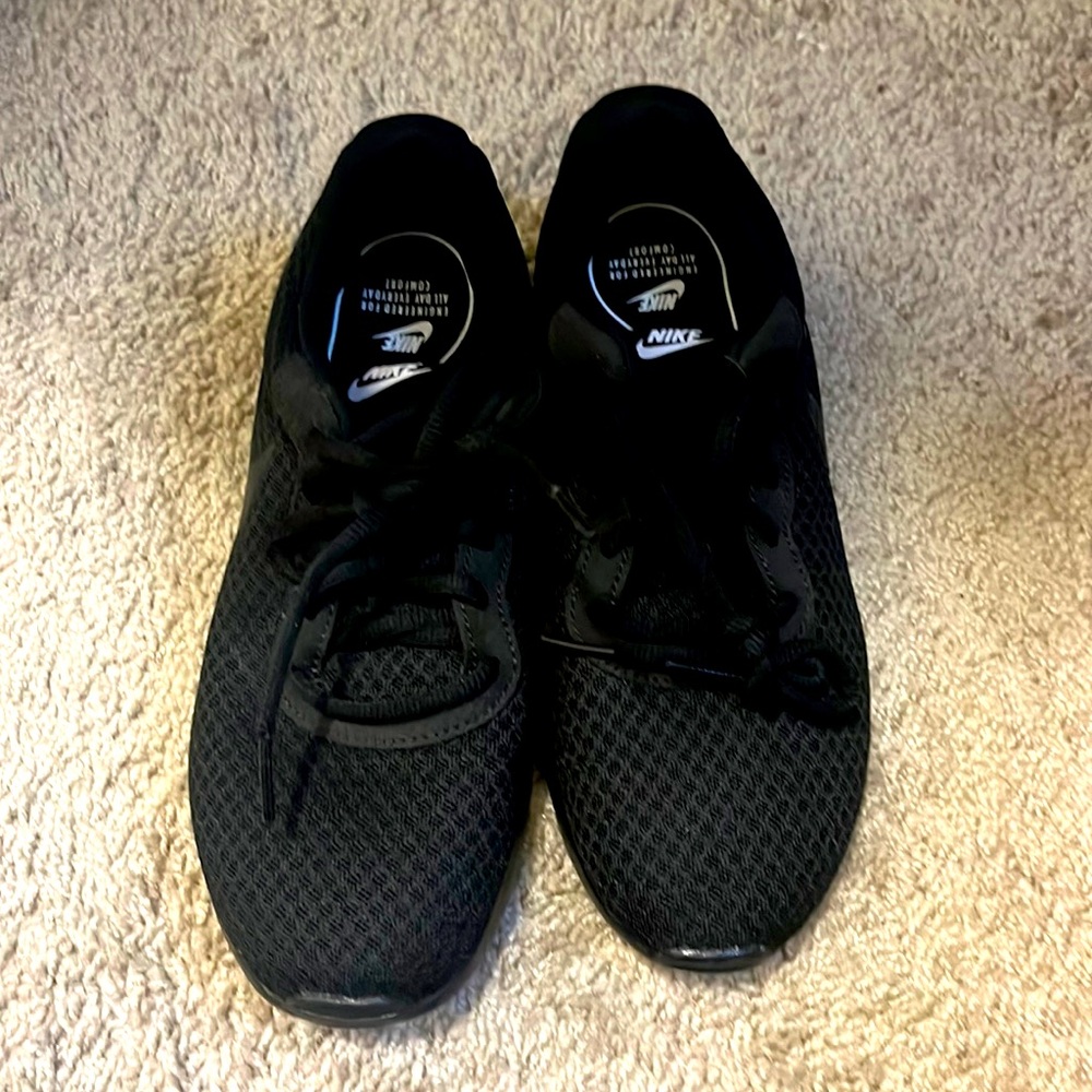 Nike shoes - never worn